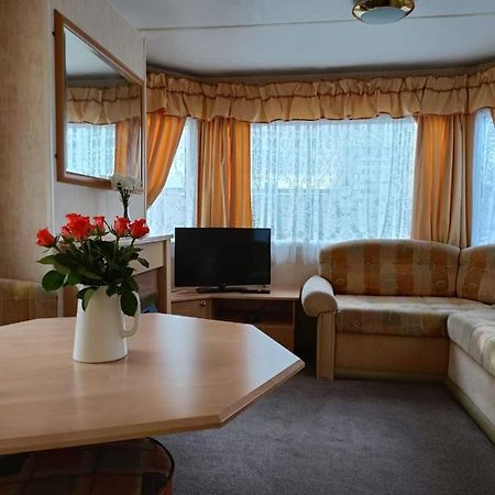Ferienwohnung Rhosfeillion Static Caravan Llangefni Exterior foto