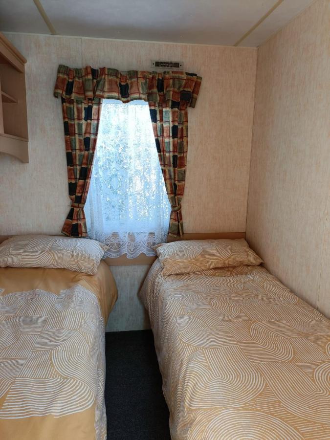 Ferienwohnung Rhosfeillion Static Caravan Llangefni Exterior foto